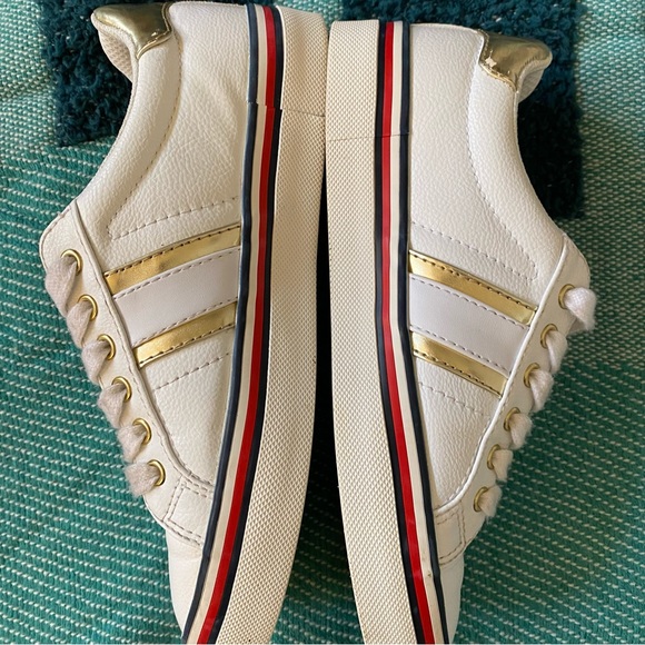 Tommy Hilfiger White and Gold Sneakers | Size 6 - Picture 7 of 8